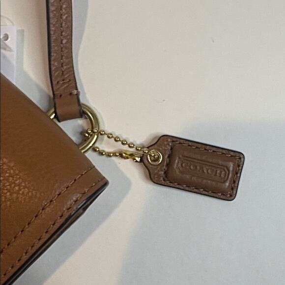 NWT coach Avery pebbled leather crossbody in brown - Picture 3 of 8